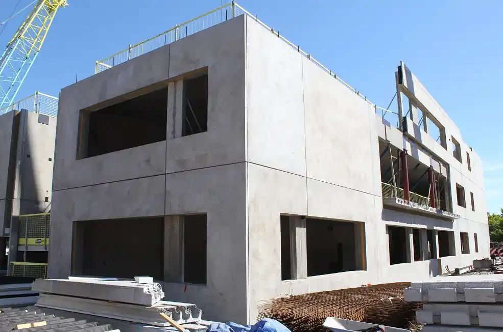 مقاول بريكاست الرياض